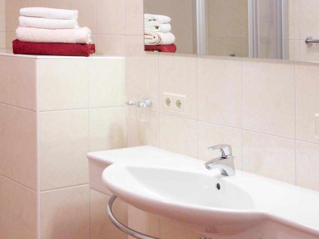 Haus Karoline Apartment อาเคนเคียร์ค ภายนอก รูปภาพ